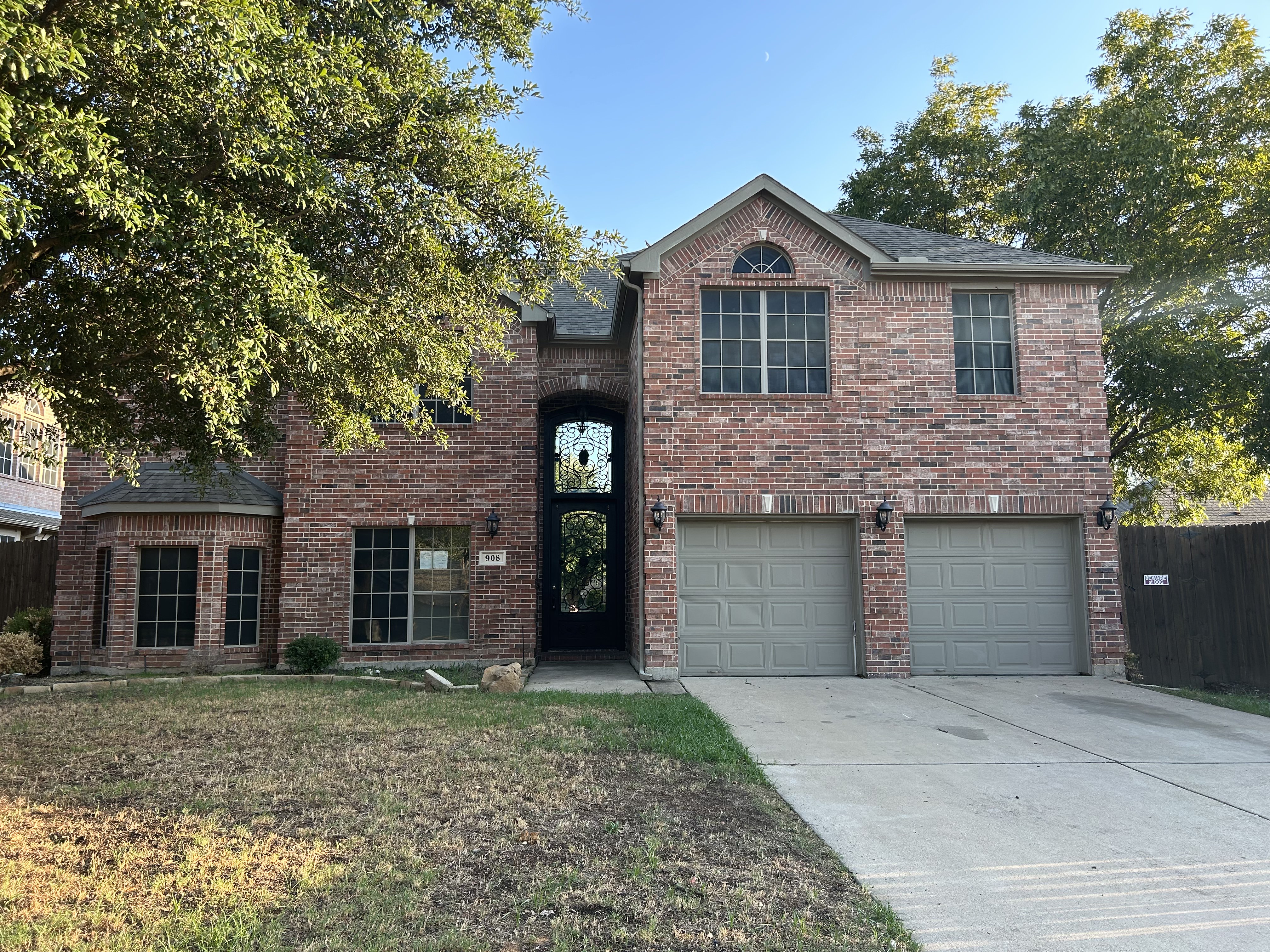 908 Greenfield Ct Kennedale, TX 76060