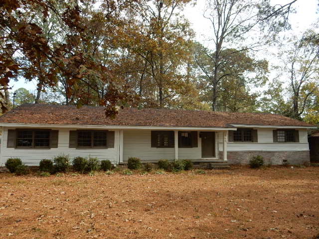 664 Jefferson St Forest, MS 39074