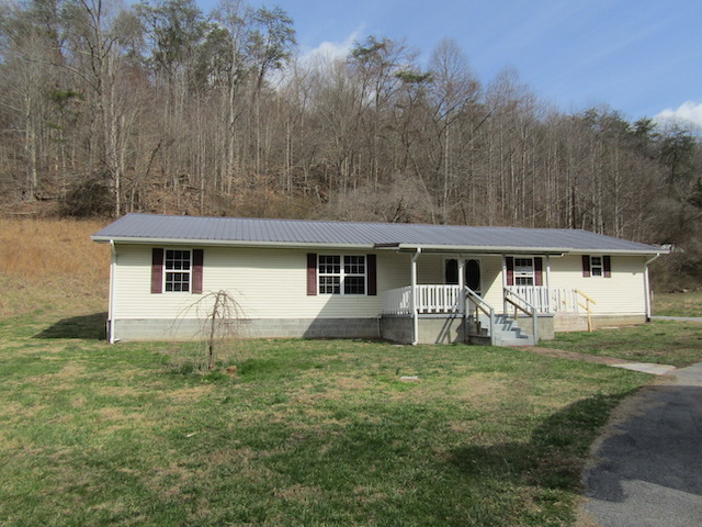 45 Hen Wilder Branch Rd Miracle, KY 40856