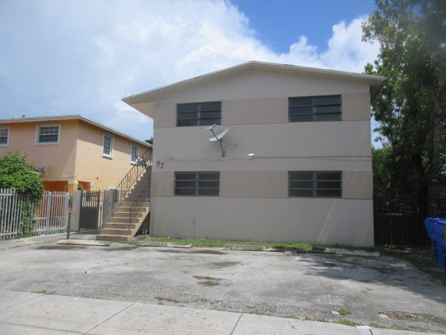 93 ne 59 street Miami, FL 33137