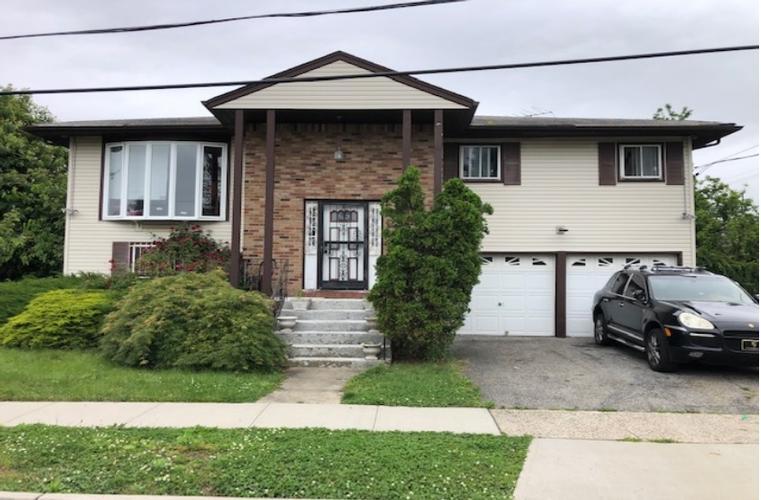 25 Teresa Pl Hempstead, NY 11550