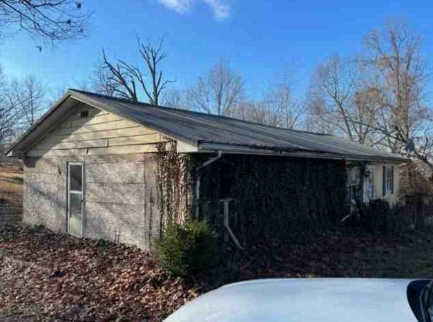 675 BOLING ROAD Utica, KY 42376