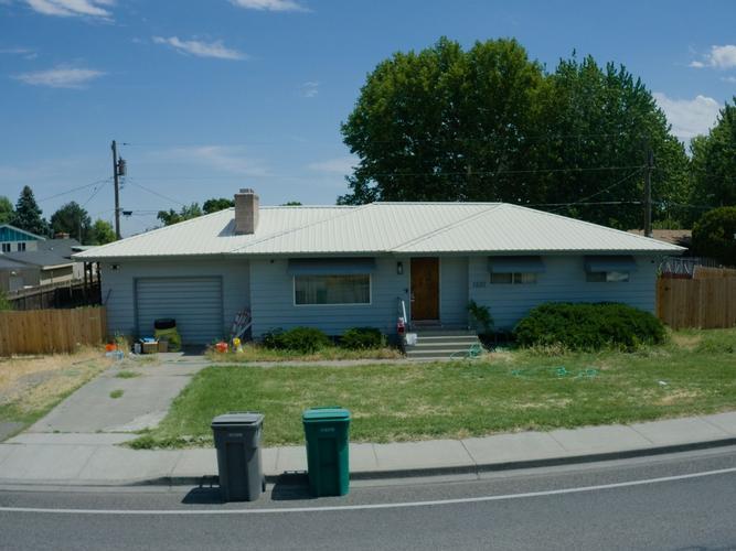 1221 S VANCOUVER ST Kennewick, WA 99337