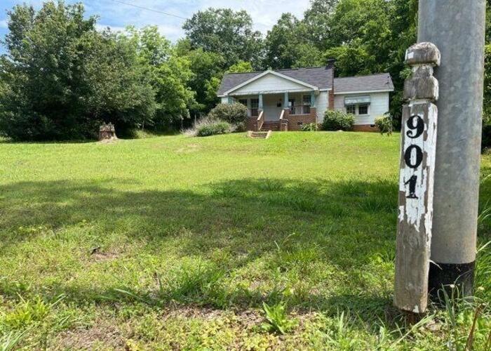 901 S MAIN ST Abbeville, SC 29620