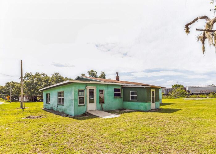 2220 2ND ST Mulberry, FL 33860