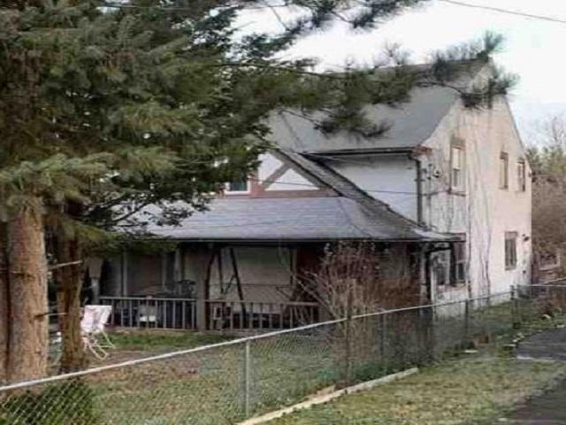 5 CREST PL Elmsford, NY 10523