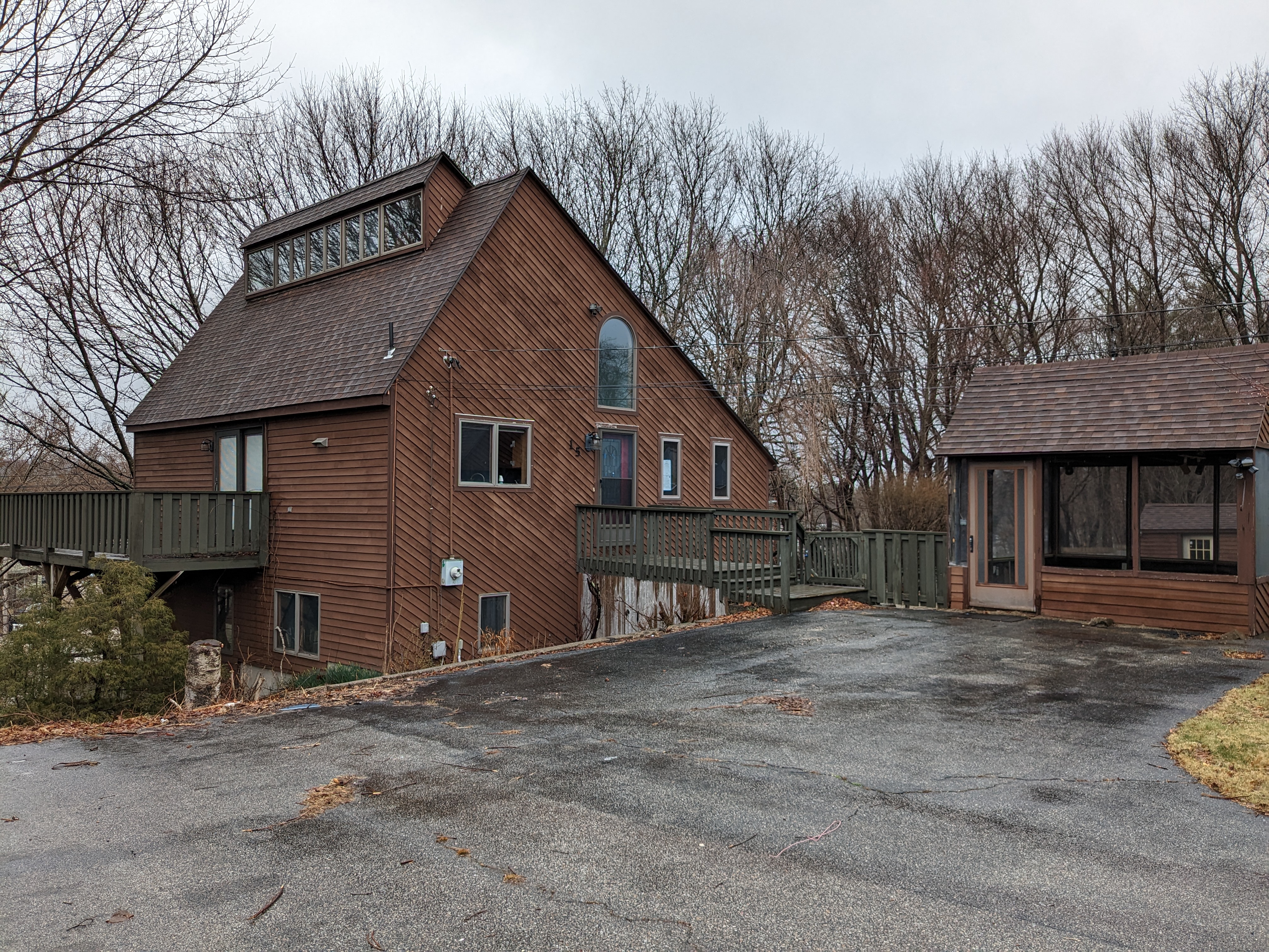 15 Tanner Rd Webster, MA 01570