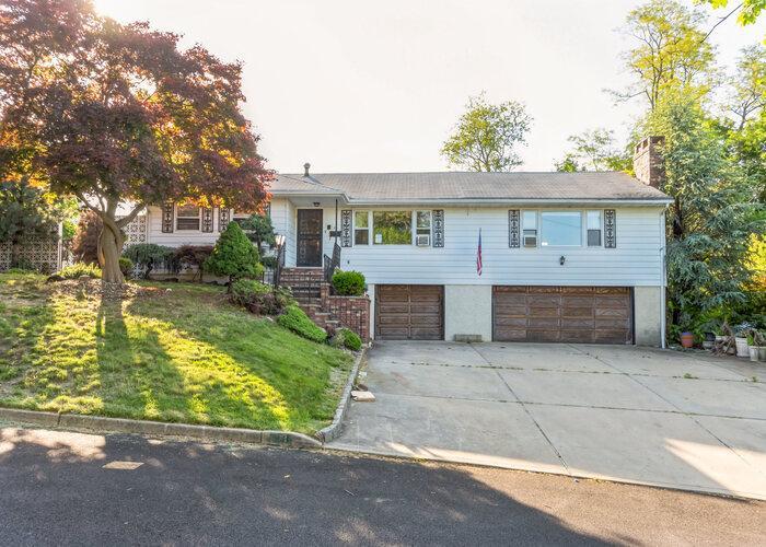 23 HILLSIDE AVE Monroe Township, NJ 08831