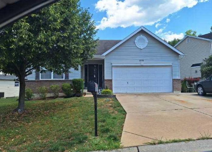 2066 SHETLAND PATH High Ridge, MO 63049