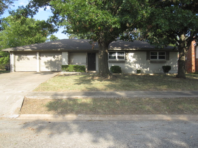 937 Maple St Howe, TX 75459