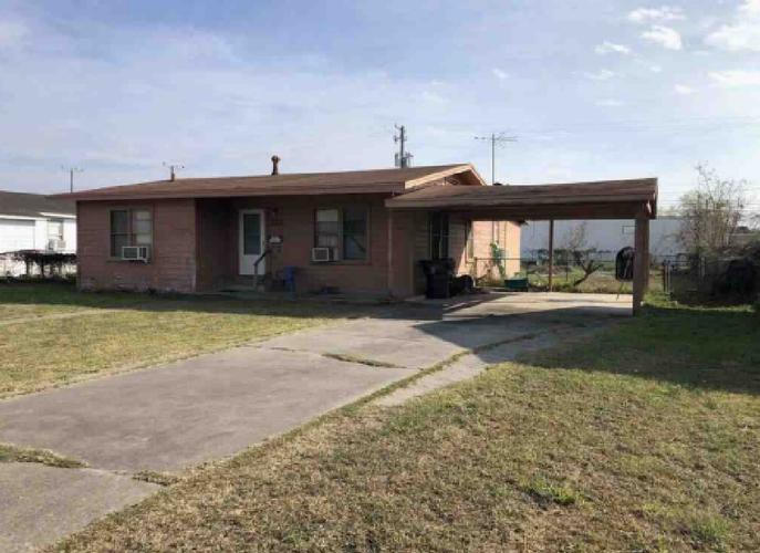 725 E HUISACHE AVE Kingsville, TX 78363