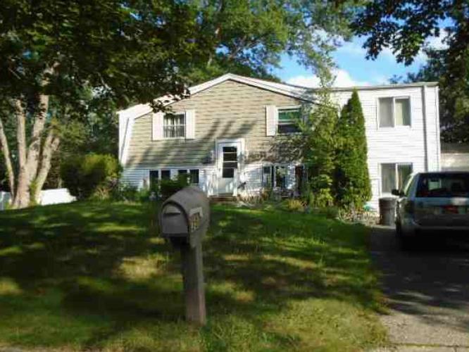 35 IVY LEAGUE LN Stony Brook, NY 11790