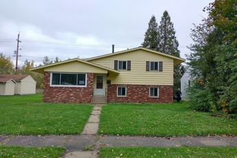 737 Michigan St Hibbing, MN 55746