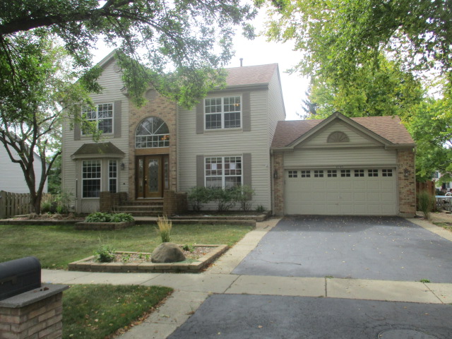 4140 Peartree Dr Lake In The Hills, IL 60156
