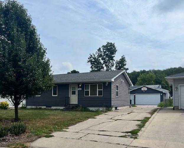 1522 LONGFELLOW AVE Waterloo, IA 50703