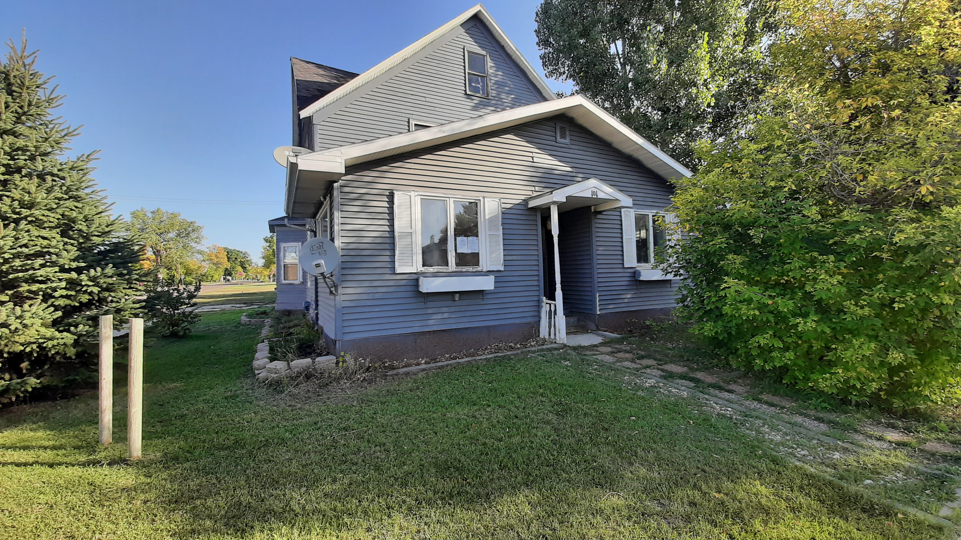 101 Central Ave N Garrison, ND 58540