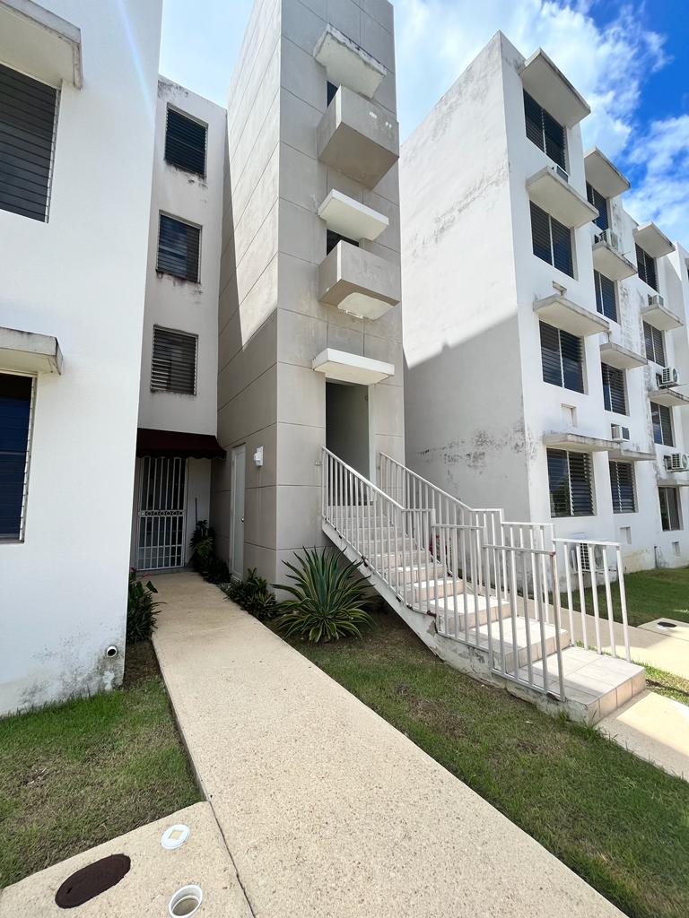 Apt L2-201 Balcones De Carolina Carolina, PR 00987