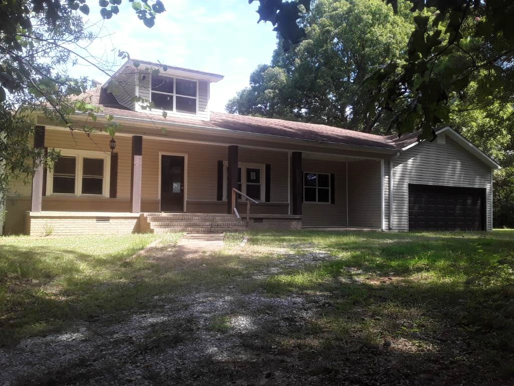1074 County Road 204 Blue Springs, MS 38828