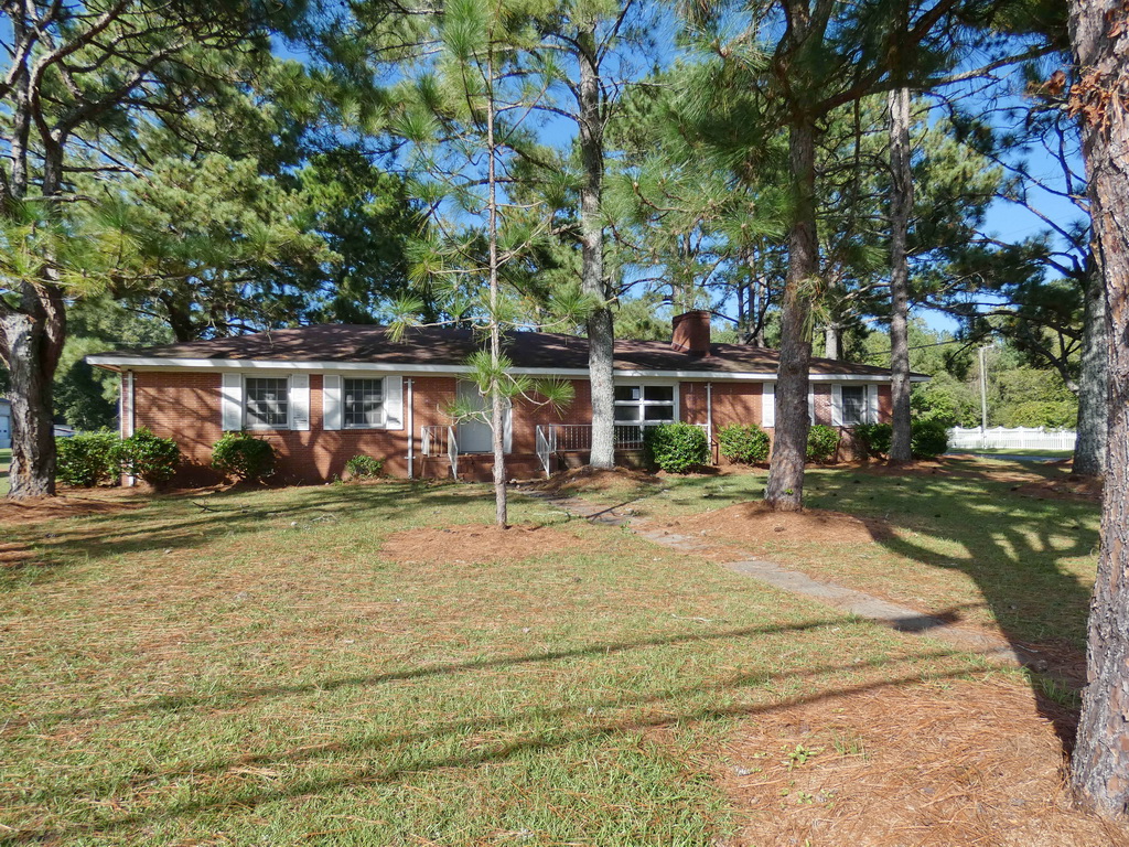 2006 Tower Hill Rd Kinston, NC 28501