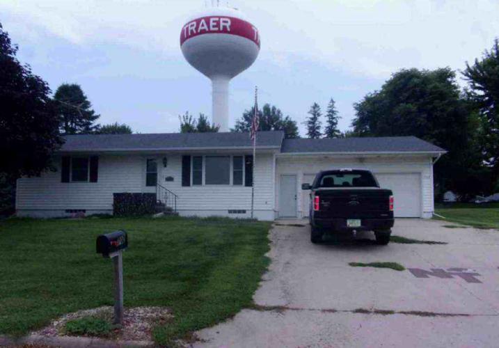 702 CRESTVIEW DR Traer, IA 50675