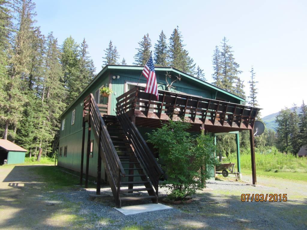 5100 Whispering Spruce Dr Valdez, AK 99686