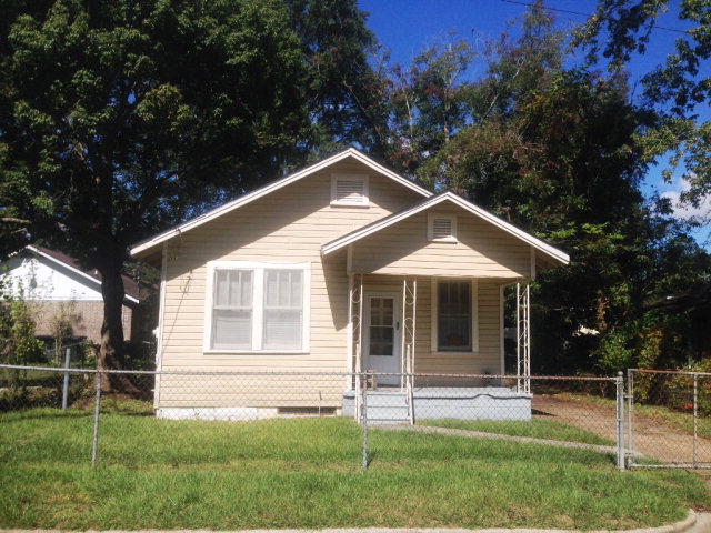 2704 Reaves St Mobile, AL 36607