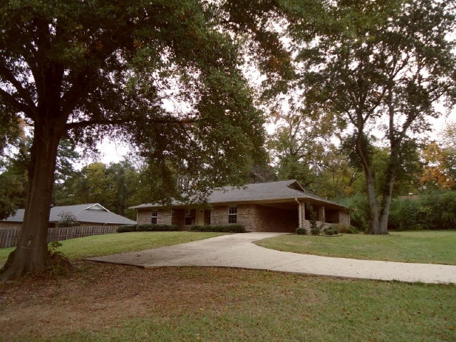 710 W Howard St Nashville, Ar, 71852 Howard County Nashville, AR 71852