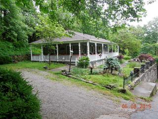 15 Howell Ave Eureka Springs, AR 72632