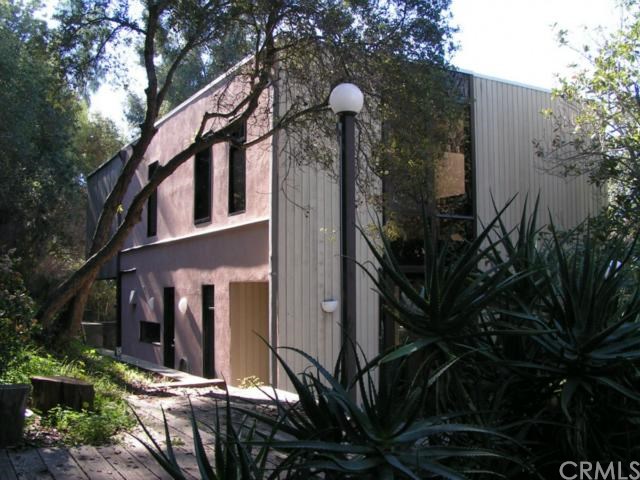 1127 Canyon Trail Topanga, CA 90290