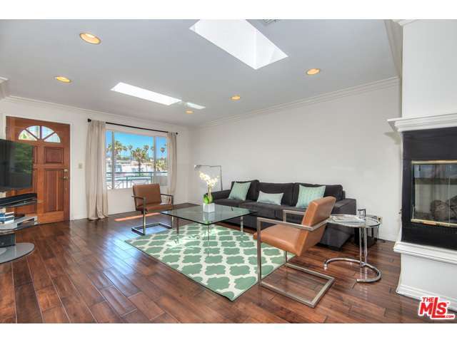 1217 20th St #303 Santa Monica, CA 90404