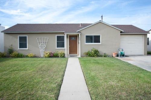 608 E Iris St Oxnard, CA 93033