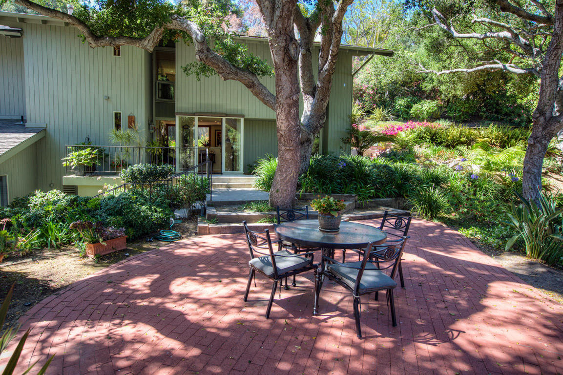 1212 Manitou Rd Santa Barbara, CA 93101