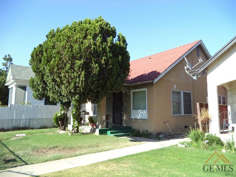 2118 E St Bakersfield, CA 93301