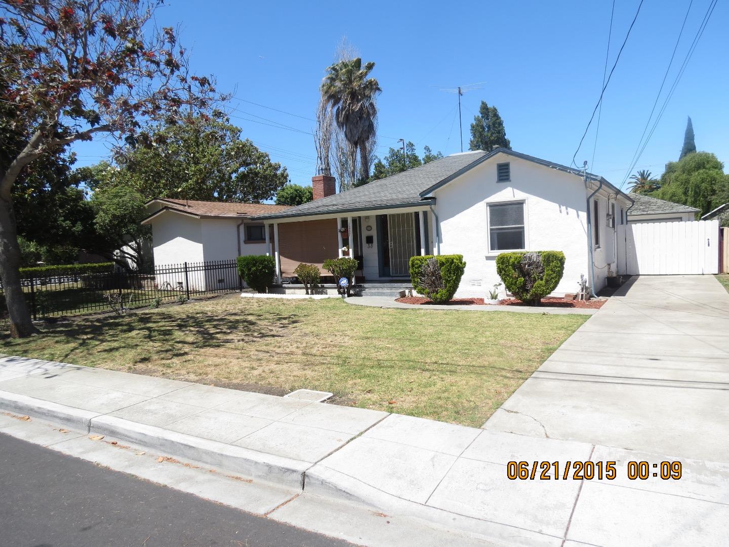 1207 Hollyburne Ave Menlo Park, CA 94025