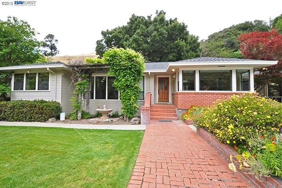 29524 Palomares Rd Castro Valley, CA 94552