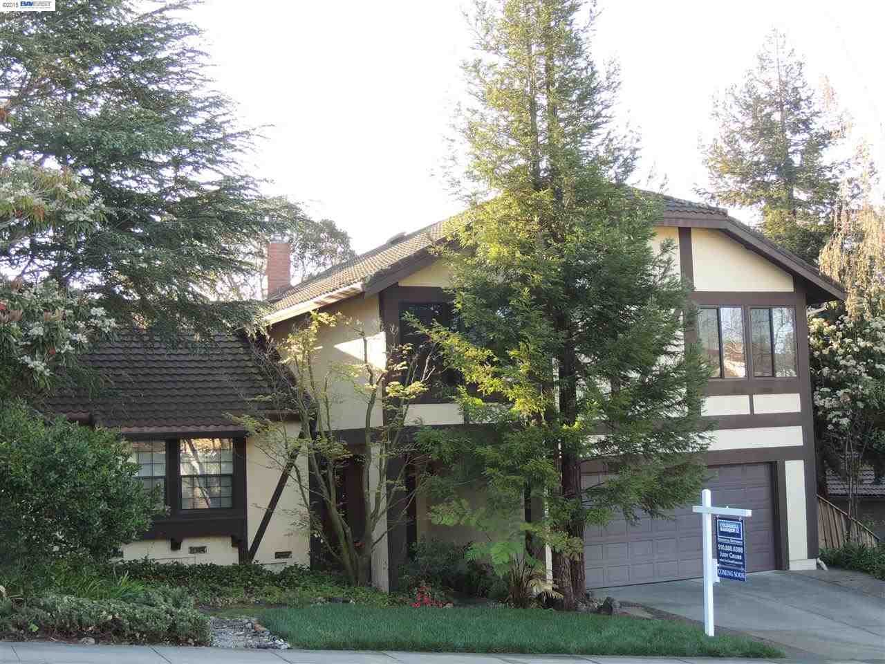 17848 Columbia Dr Castro Valley, CA 94552