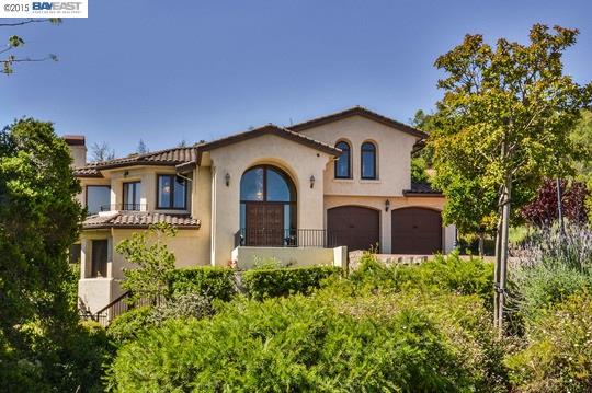 23 Oak Ct Orinda, CA 94563