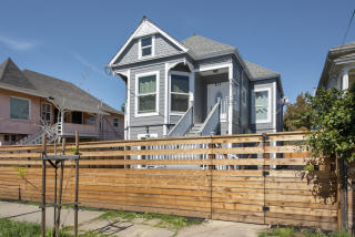 824 32nd St Oakland, CA 94608