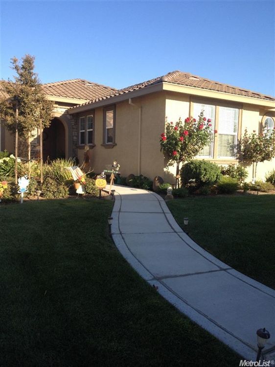 2136 Orchard Ln Hughson, CA 95326