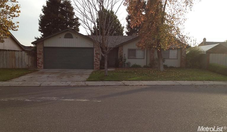 884 Rockford Way Manteca, CA 95336