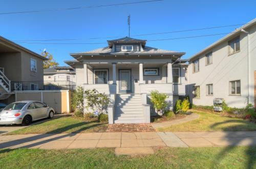 1520 28th St Sacramento, CA 95816