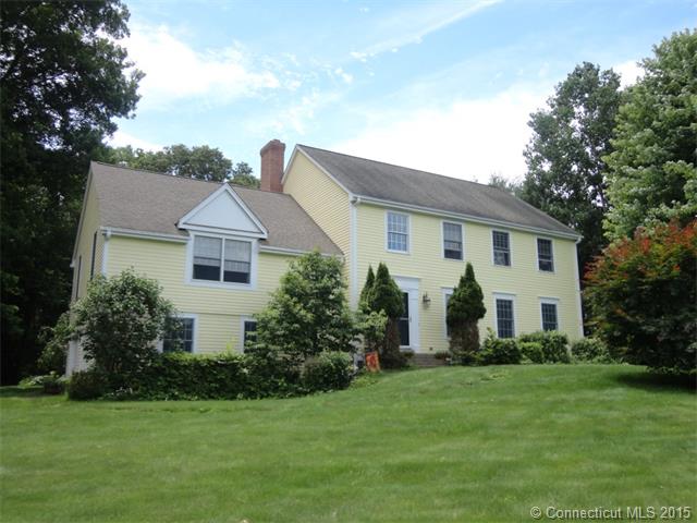 11 Brighton Dr E Granby, CT 06026