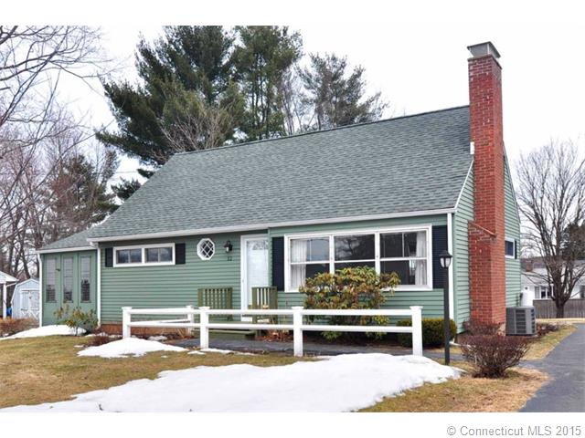 12 Lewis St Simsbury, CT 06081