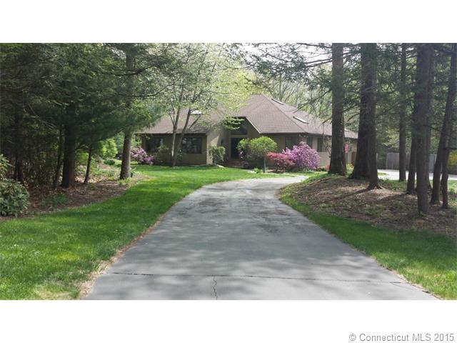 120 N Saddle Rdg Dr Simsbury, CT 06092