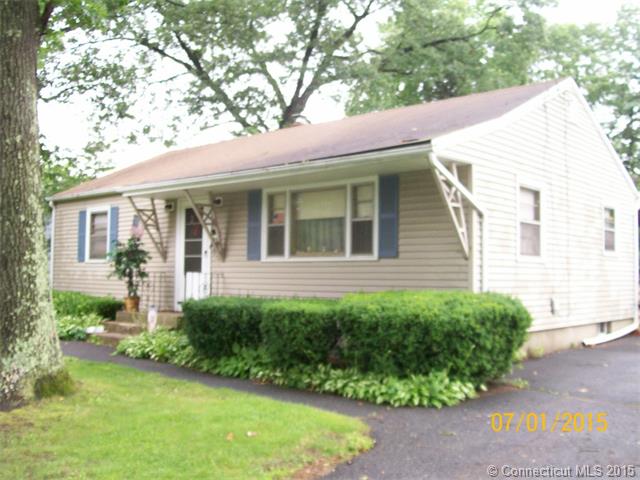 16 Cornwall Dr Windsor Locks, CT 06096