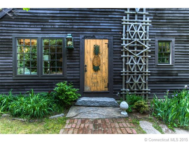 36 Pompeo Rd Thompson, CT 06255