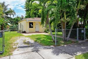 3465 SW 75th Ct Miami, FL 33155