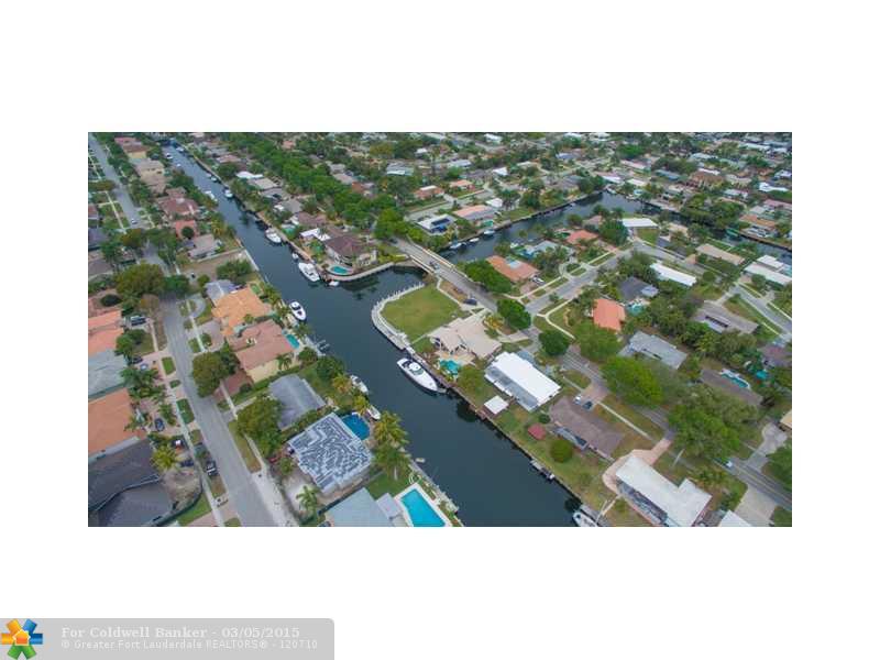 2420 NE 49th Street Lighthouse Point, FL 33322