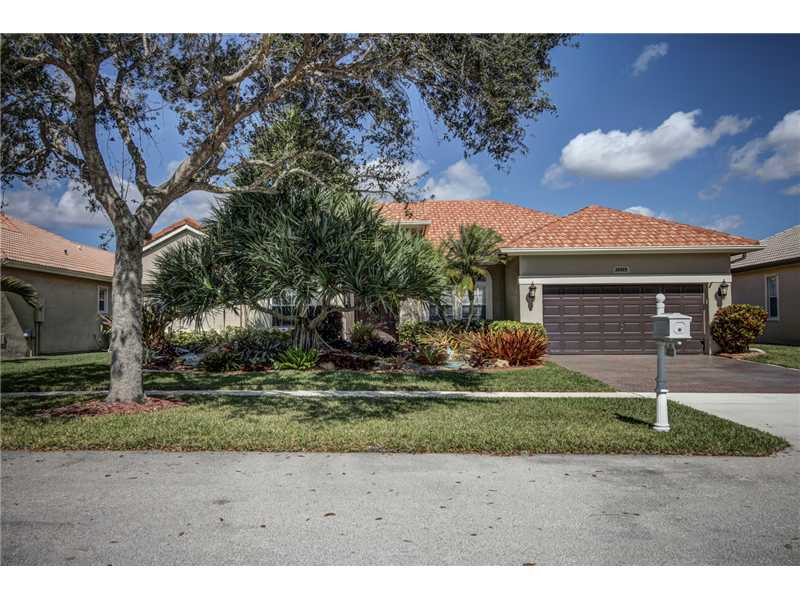 16515 Mariposa Cr N Pembroke Pines, FL 33331