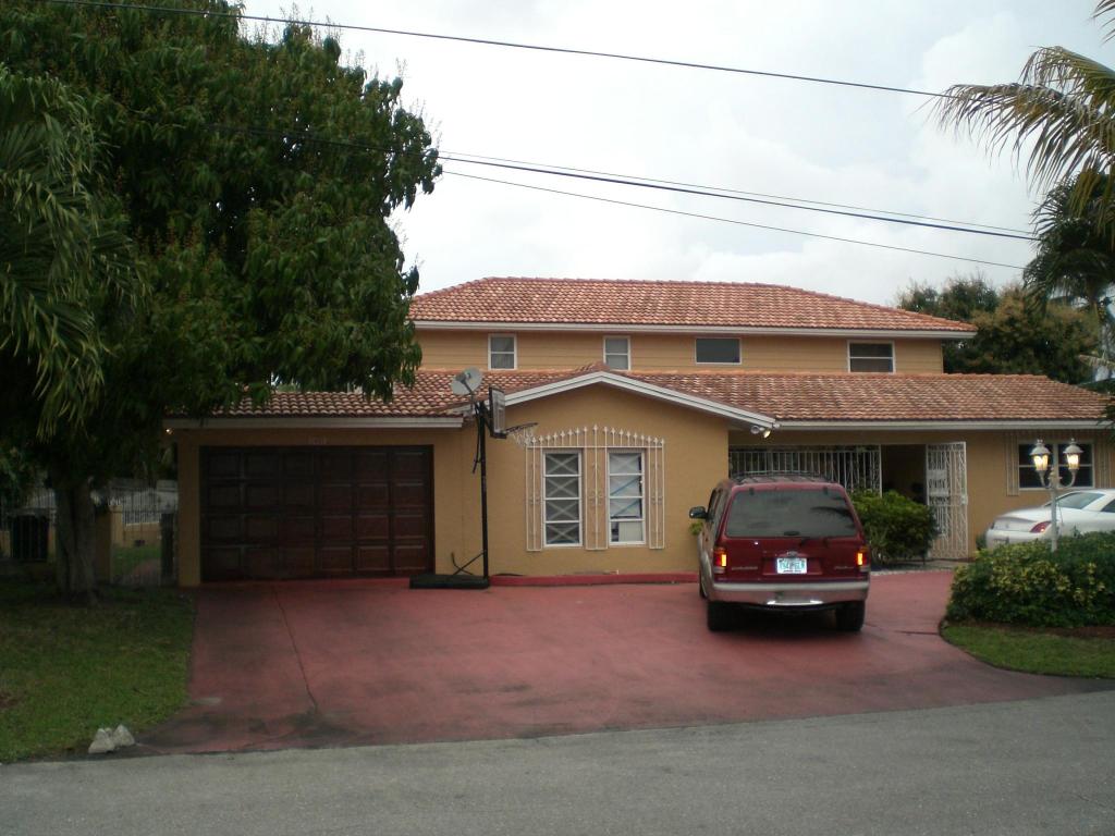 1431 Indian Road E West Palm Beach, FL 33406